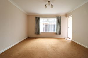 Lounge/Diner- click for photo gallery